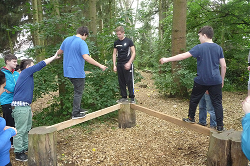 3 Alle Müssen rüber, aber eine planke fehlt