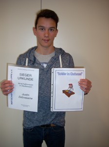 Justin mit seinen Urkunden