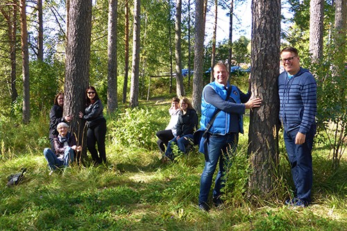 Die Kolleginnen und Kollegen der Geschwister-Scholl und der Mertala Gesamtschule haben sich in Savonlinna, Finnland getroffen, um an dem Wald-Projekt im Detail zu arbeiten: Jaana Parviainen, Maria Hüllmann-Passeick, Angela Mitreva, Carolin Hollmann, Carina Grewe und die Schulleiter Christoph Trappe und Markku Kiiski (von links nach rechts).